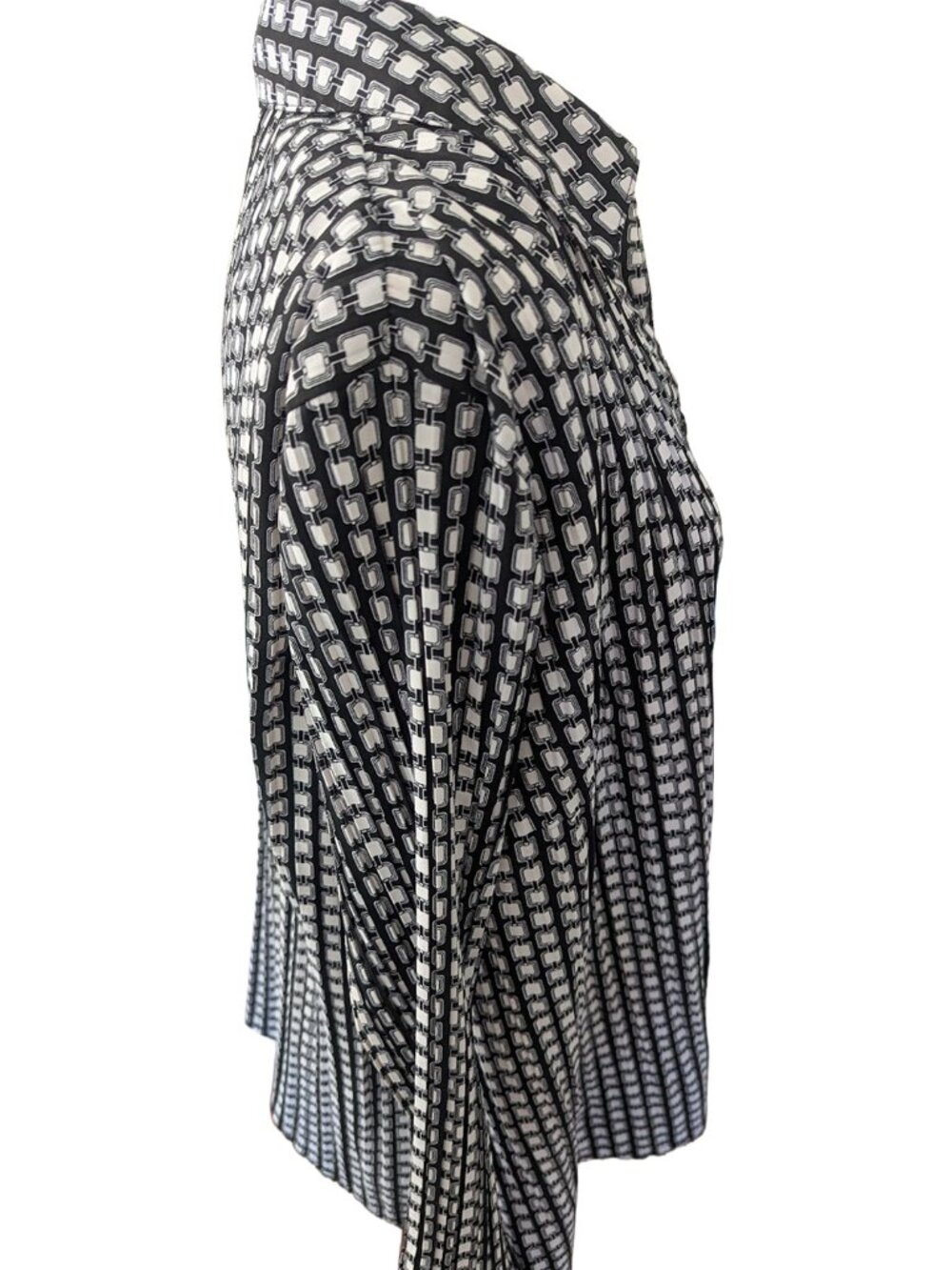 East 5th Black and White Geometric Pleated Button Down Blouse - Picture 7 of 12